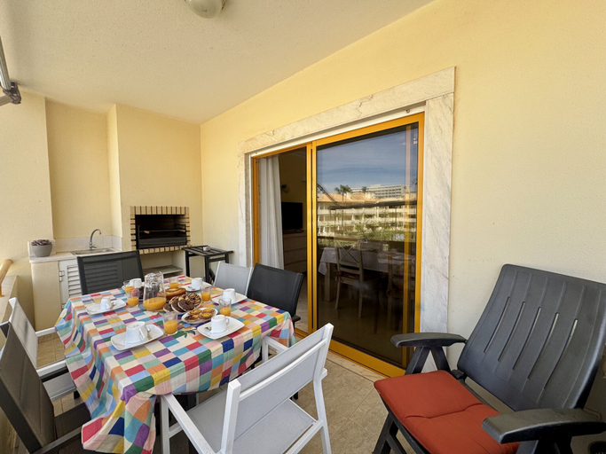 Balcony 3, Quarteira Stylish 4 by Homing, Loulé