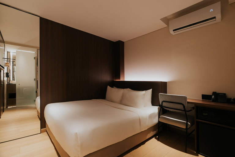 PureJoy Hotel Saigon Room Type - Standard Queen Room