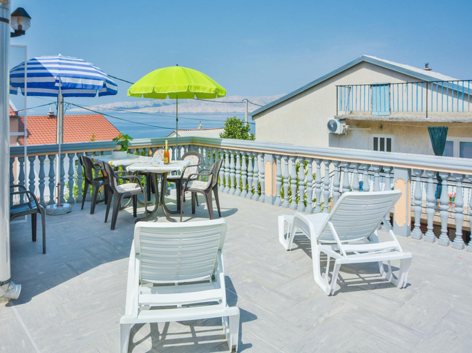 5, Apartment in Croatia near Adriatic Coast, Senj