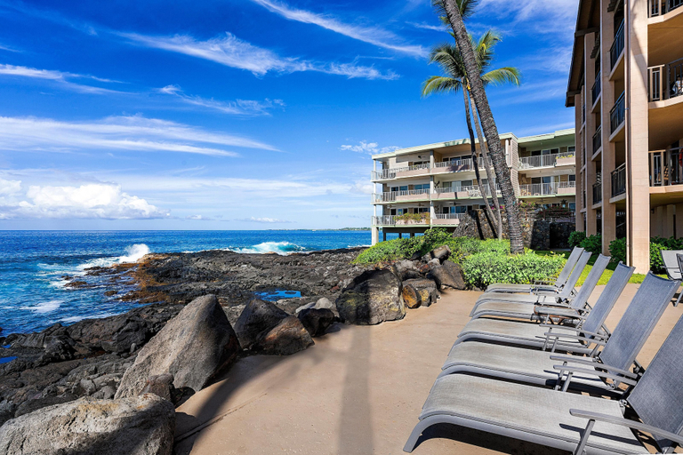 Property grounds, Kona Makai #2-303: Beautiful Top Floor Ocean View W/ac, Hawaii