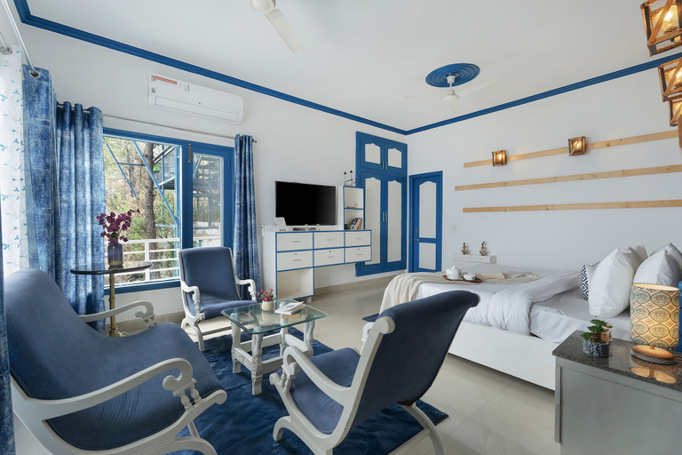 Room 2, Alaya Stays Cloudcatcher 4 BHK Villa, Solan