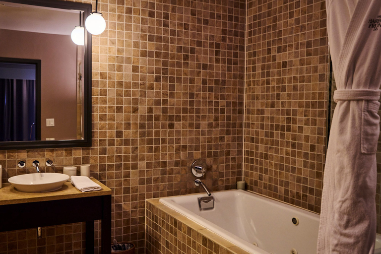 Bathroom 5, The Harbor Front Inn, Suffolk