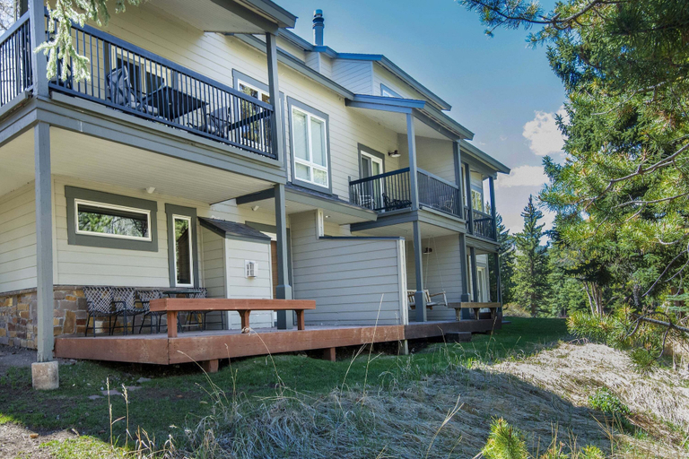 Exterior 5, Coldstream #18 3 Bedroom Townhouse, Eagle