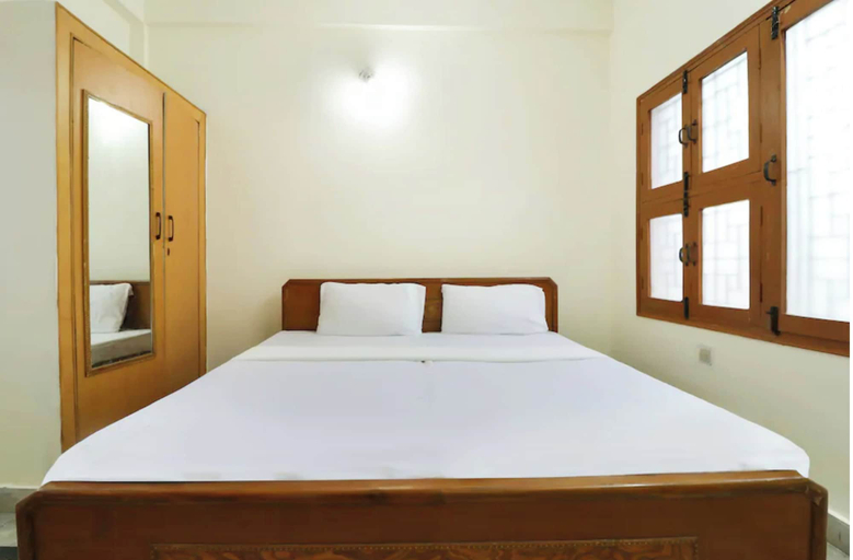 Room 4, Hotel Bhameshwari Haridwar, Dehradun
