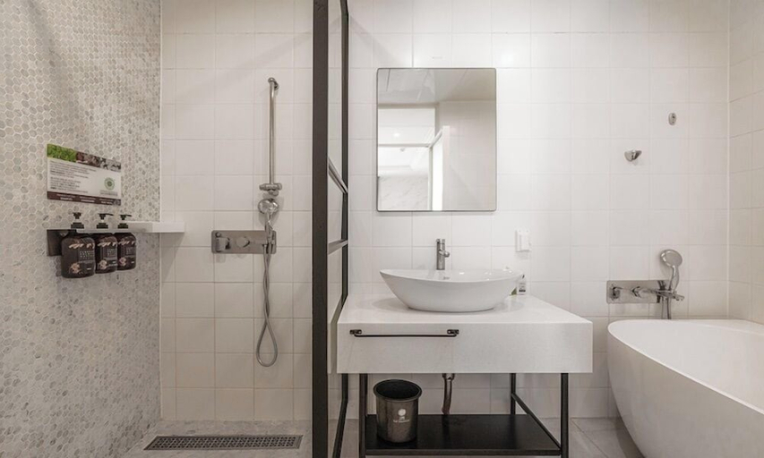 Bathroom 3, Hotel February Dong Seong Ro, Buk