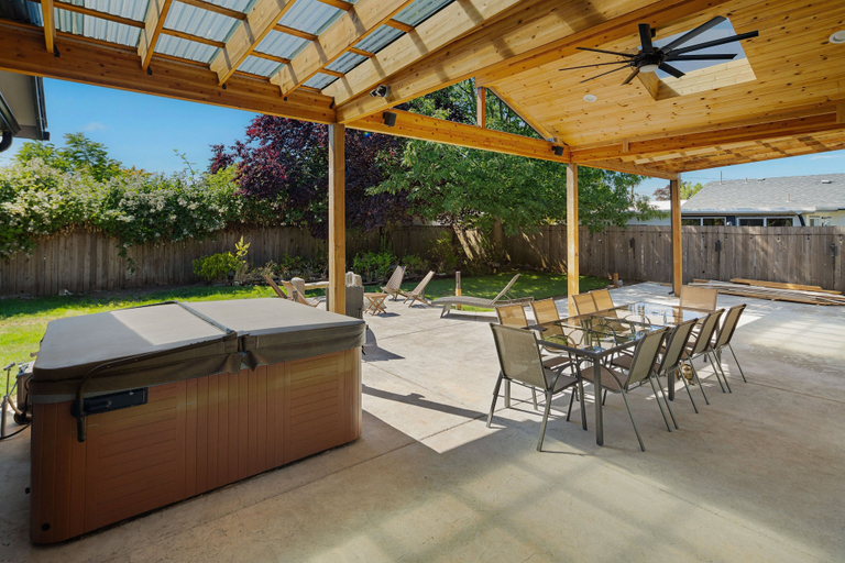 Outdoor dining 4, The Mixture - Hot Tub, Fire Pit & Covered Outdoor Dining 3 Bedroom Home, Lane