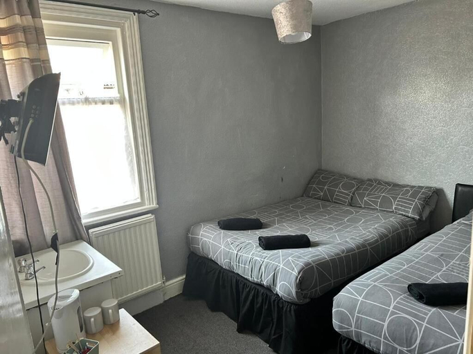 Bedroom 2, Adina Hotel, Blackpool