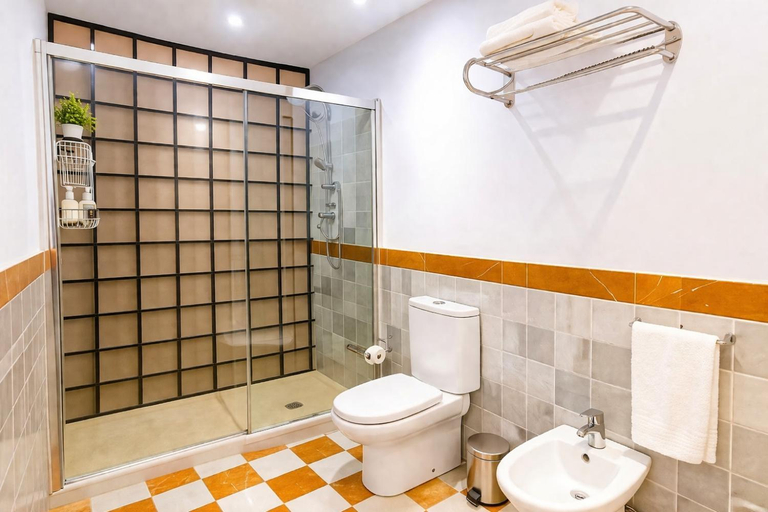 Bathroom 2, LyriosHomes Apartamentos Los Treboles, Málaga