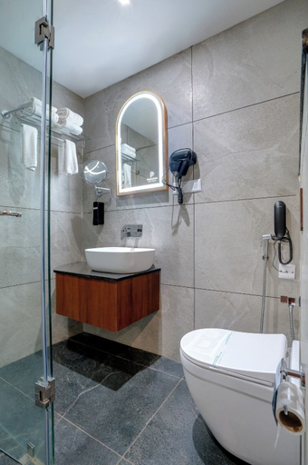 Bathroom 5, Passions Hotel, Alappuzha