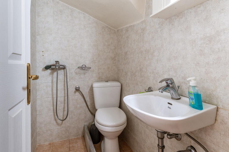 Bathroom 3, En Tino Basement 5, South Aegean