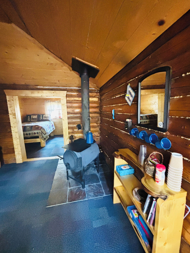 Room 5, Log Cabin Wilderness Lodge, Valdez-Cordova