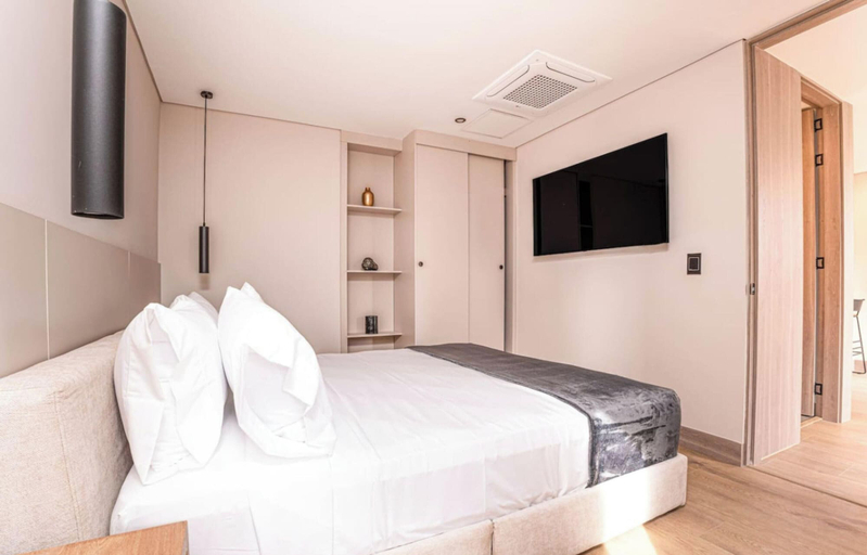 Room 5, Jatisa 801 in Medell n, Medellín