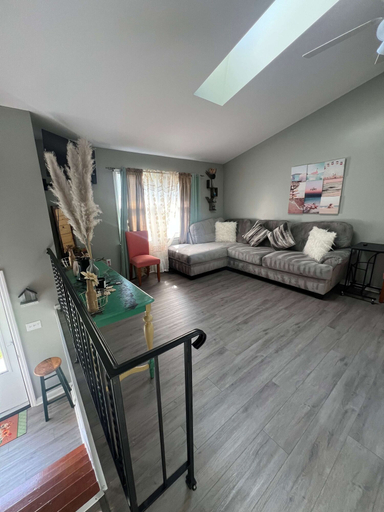 Room 3, Lusby 4BD Family Home With Private Beach Access, Calvert