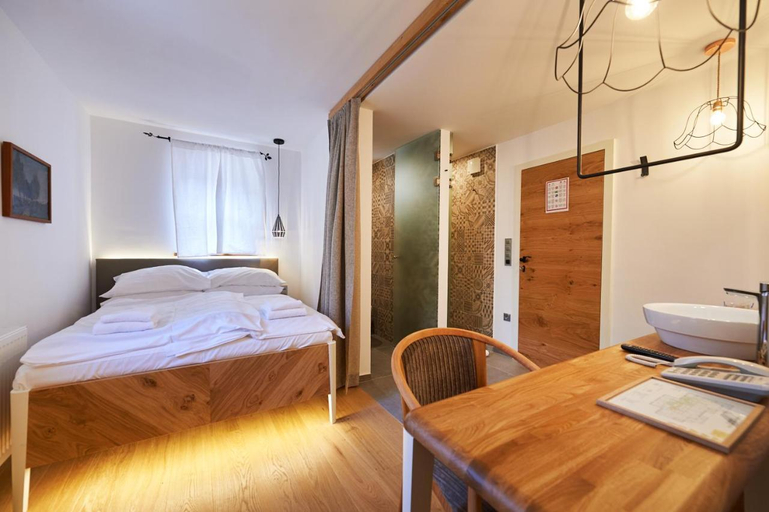 Bedroom 3, Hotel Plesnik Logar Valley, Solcava