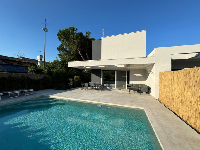 Sport & Beauty, Albarella villa con piscina nuova, Rovigo