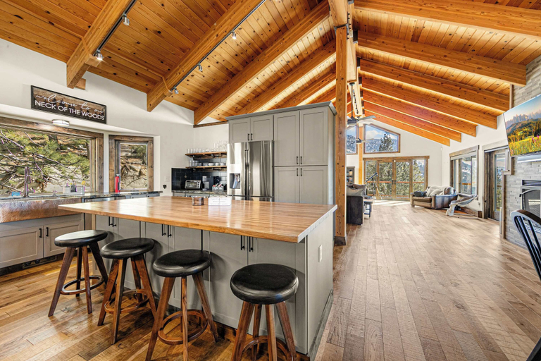 Interior 5, Tahoe Nirvana Mountain Views, Douglas