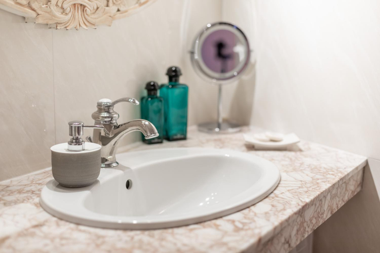 Bathroom 4, Les chambres du Mas Peu del Causse, Pyrénées-Orientales