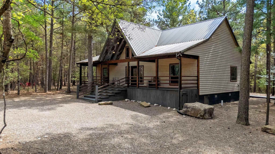 Exterior 3, Drift Inn 3bdr w/ Hot Tub, McCurtain