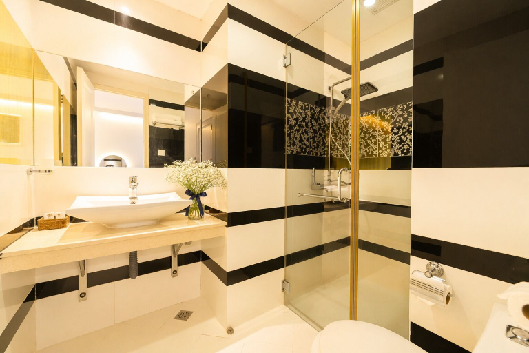 Bathroom 3, Golden Star Hotel, District 1