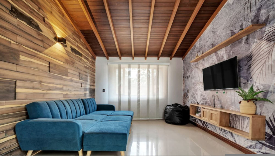 Room 4, 4BR Villa Heated Pool Private Nightclub-el Poblado, Medellín