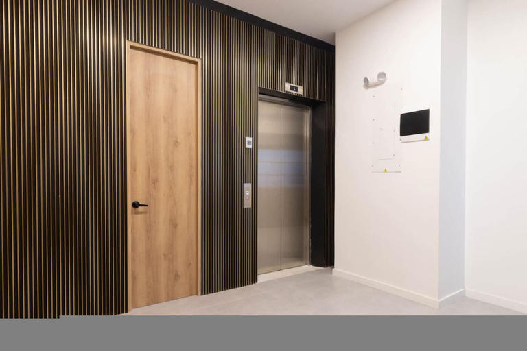 Room 5, Opera 203 in Medell n, Medellín