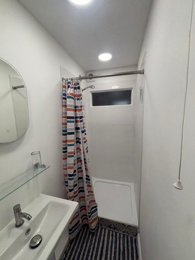 Bathroom 2, Duke of Albany, Dorset