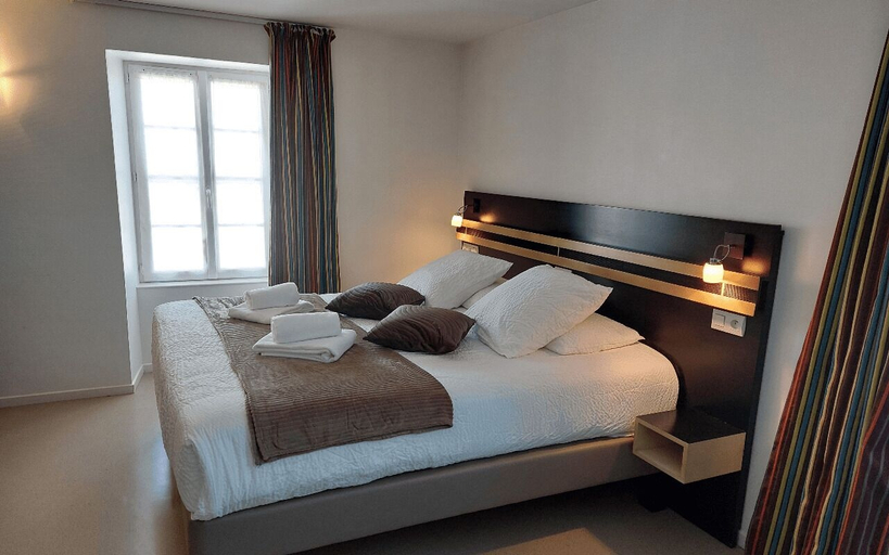 Bedroom 2, Logis Hôtel Auberge de la Xaintrie, Corrèze