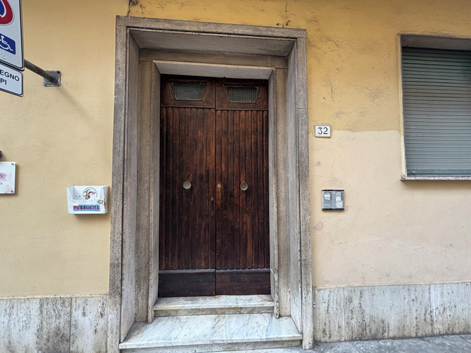 Property entrance, Maison Faber, Pisa