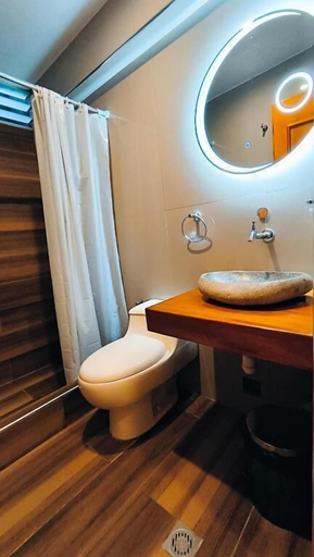 Bathroom 2, LAGUNA HOUSE, Huaraz