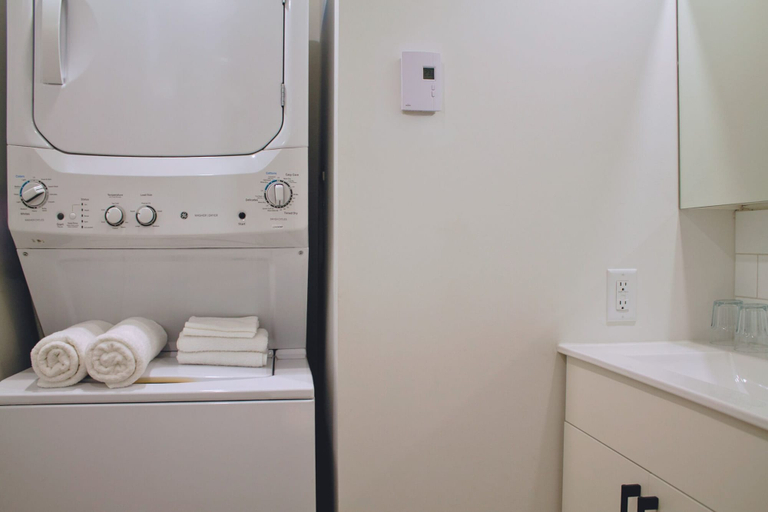Bathroom 3, Appart'hôtel Viveo - Par Aneyro, Communauté-Urbaine-de-Québec