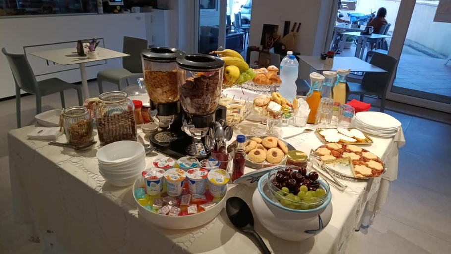 Food & Drinks 5, Rooms, affittacamere Maksim, Olbia-Tempio