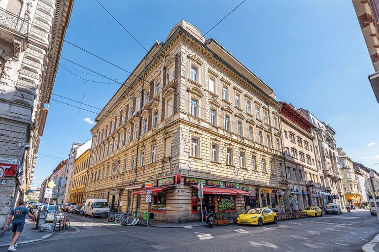 Exterior, The Other Side - Spacious 3BR with Jacuzzi and Private Sauna, Budapesti