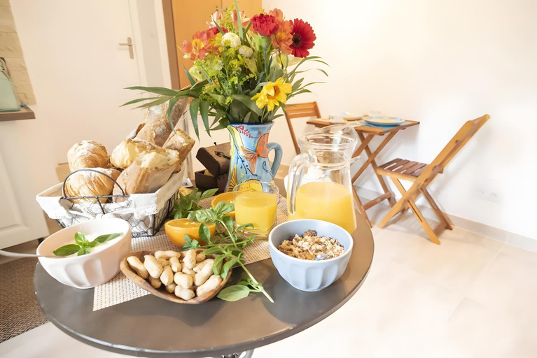 Food & Drinks 5, Lyon Mon Amour B&B, Rhône