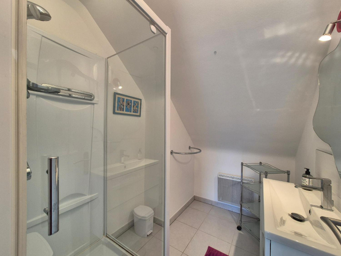 Bathroom 4, Apartment in Erquy near Emerald Coast Beaches, Côtes-d'Armor
