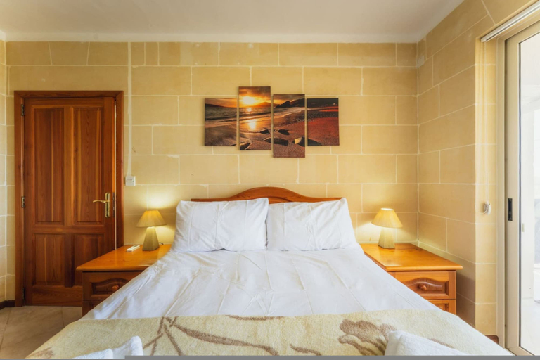 Room 2, Romantic Gozo Escape Private Pool Terrace BBQ