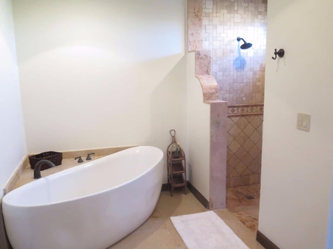 Room 4, Luxury 5BD With Stunning Ocean View - Casa Jalisco, La Paz