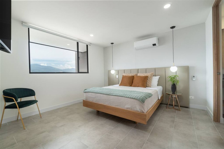 Room 5, Go Living Suites - 607, Medellín