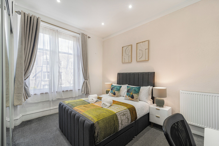 Bedroom 4, Comfortable West End Flat With Parking Easy Access, Aberdeen