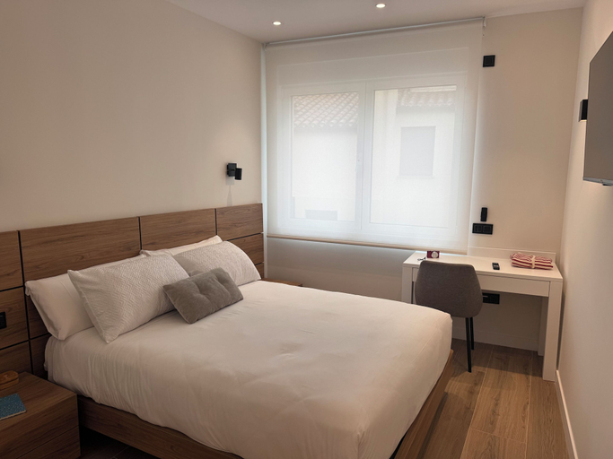 Room 2, Apartamentos Prior by gaiarooms, Salamanca