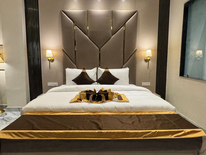 Room 2, VRINDA HOTELS, Sitapur