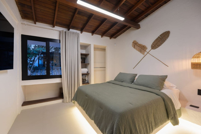 Room 3, Luxurious 5BR House in Provenza Perfect for Groups, Medellín