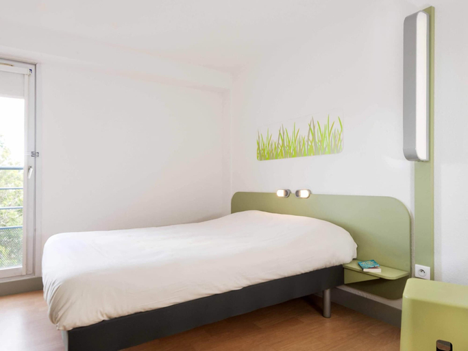 Bedroom 2, ibis budget Béziers Est La Giniesse, Hérault