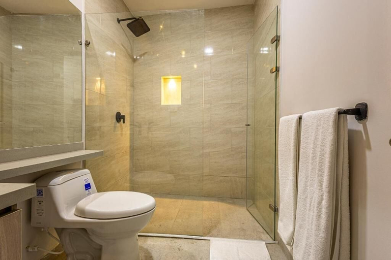 Bathroom 2, De la Cruz Studio apartments, Cartagena de Indias