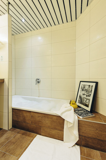Bathroom 5, Hotel Scholz, Ostalbkreis