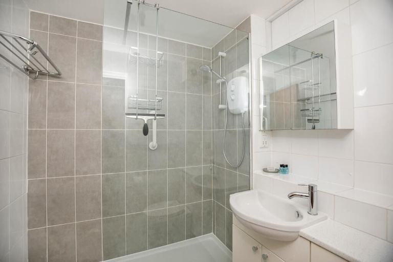 Bathroom, Monkgate Cloisters - Free Parking, York
