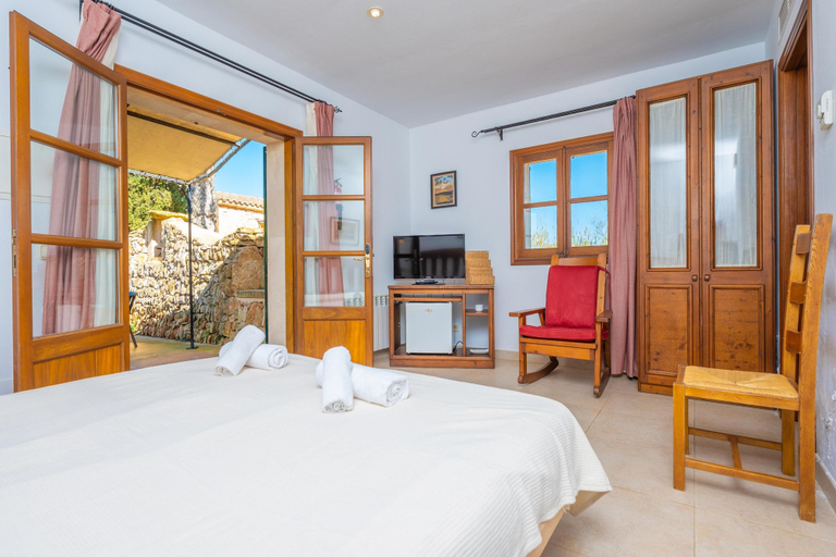 Room 4, AGROTURISMO MONDRAGO, Baleares