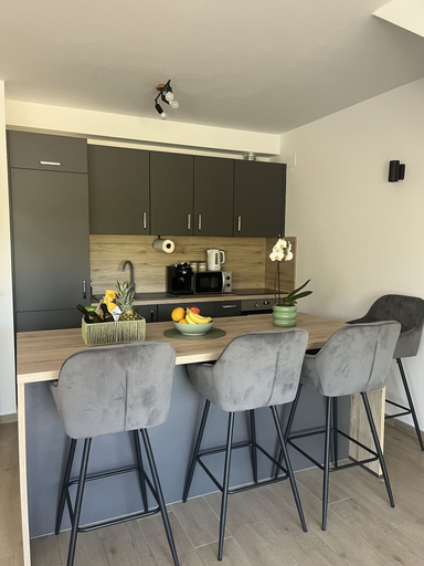 Room 4, Apartment Mariner 1 With Heated Pool, Nin