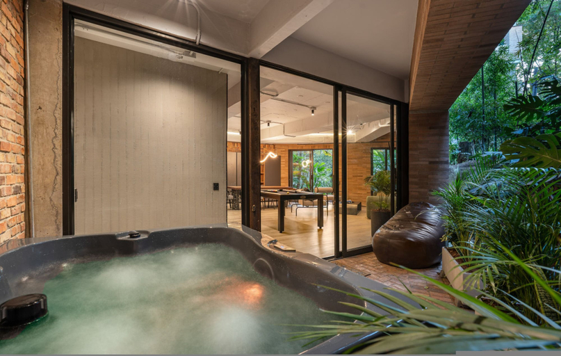 Room 3, Luxury 3BR Apt With Private Jacuzzi Pool Table, Medellín
