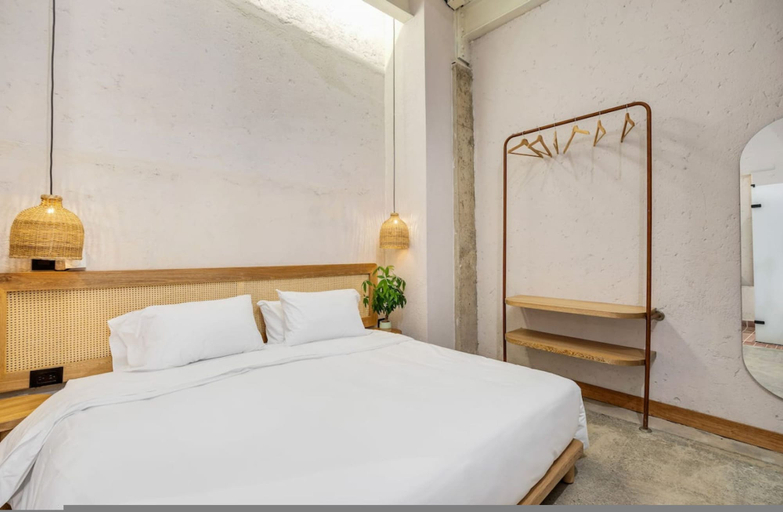 Room 2, Botánica 106-estándar, Medellín