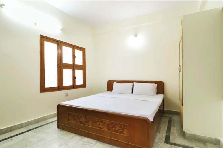 Room 5, Hotel Bhameshwari Haridwar, Dehradun